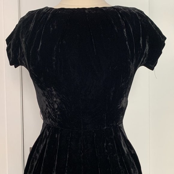 Vintage 50s Black Crushed Velvet Wiggle Dress M - Picture 1 of 5